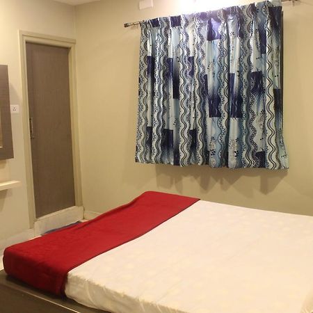 Hotel Lakshmi Grand Визакхапатнам Стая снимка