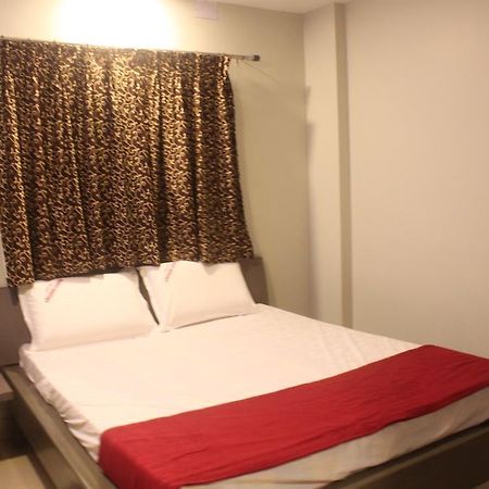Hotel Lakshmi Grand Визакхапатнам Стая снимка