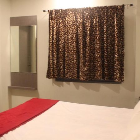 Hotel Lakshmi Grand Визакхапатнам Стая снимка