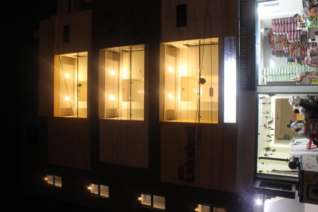 Hotel Lakshmi Grand Визакхапатнам Стая снимка