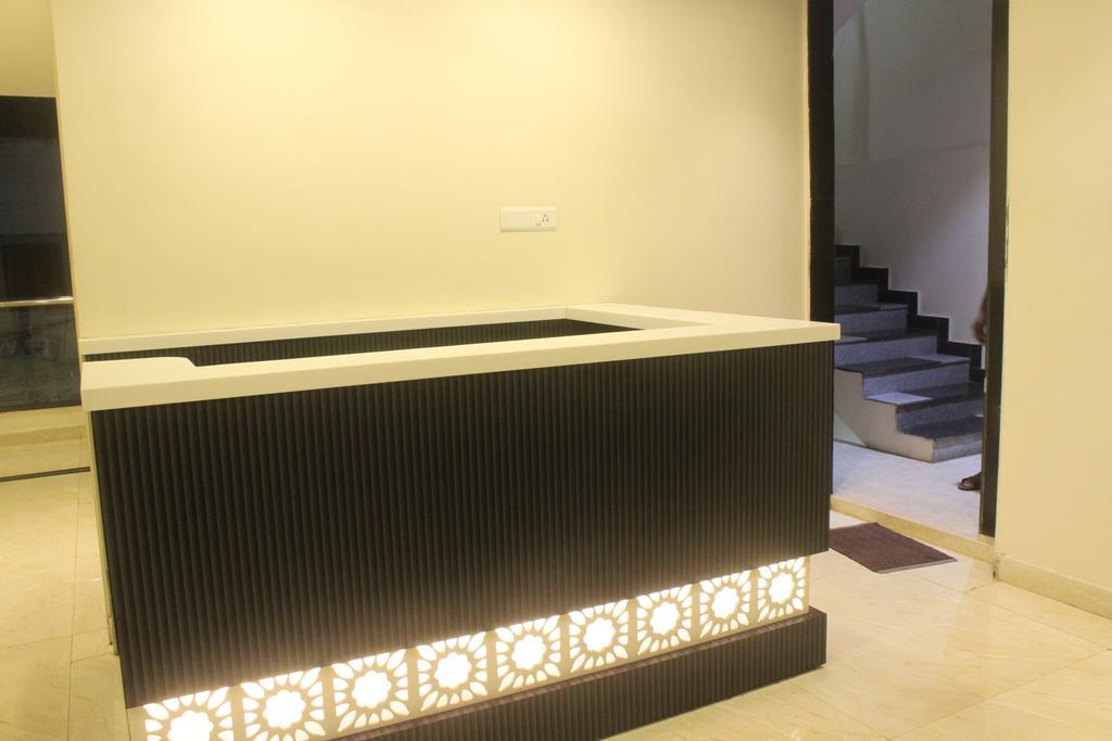 Hotel Lakshmi Grand Визакхапатнам Екстериор снимка